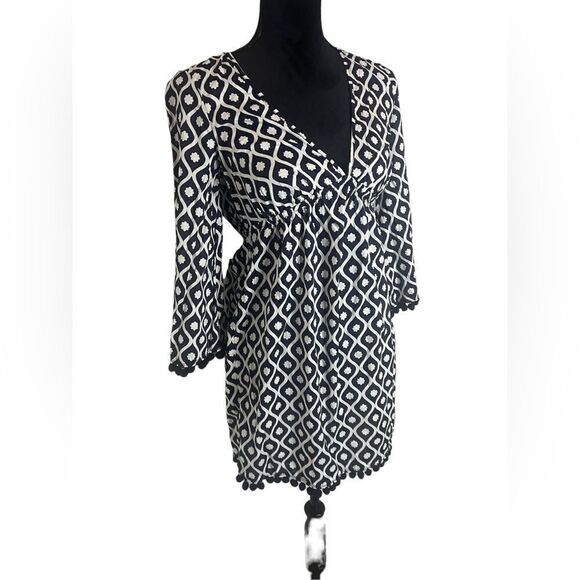 BODEN ESMERALDA POM POM GEOMETRIC NAVY AND WHITE KAFTAN/SWIM COVERUP  SIZE 2 - Picture 3 of 8